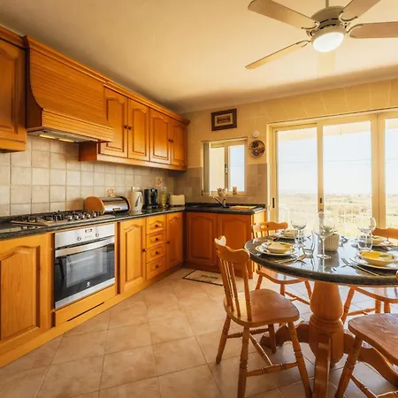 Romantic Gozo Escape With Private Pool, Terrace & Bbq Xagħra