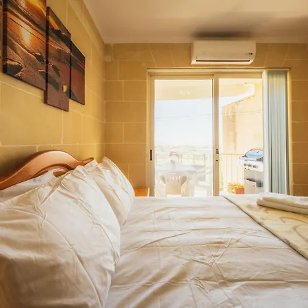 Romantic Gozo Escape With Private Pool, Terrace & Bbq דירה
