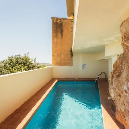 Romantic Gozo Escape With Private Pool, Terrace & Bbq דירה