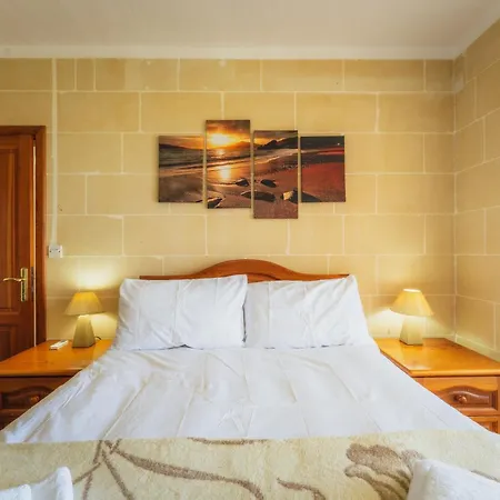 Romantic Gozo Escape With Private Pool, Terrace & Bbq דירה *
